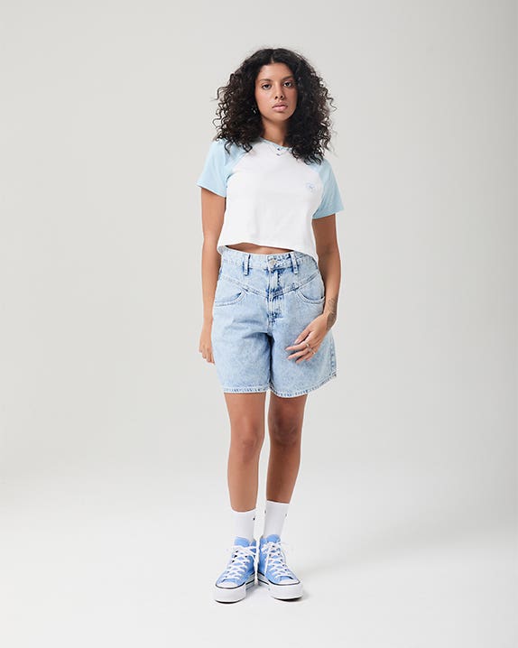 Camiseta Cropped Raglan Standard Fit Feminino