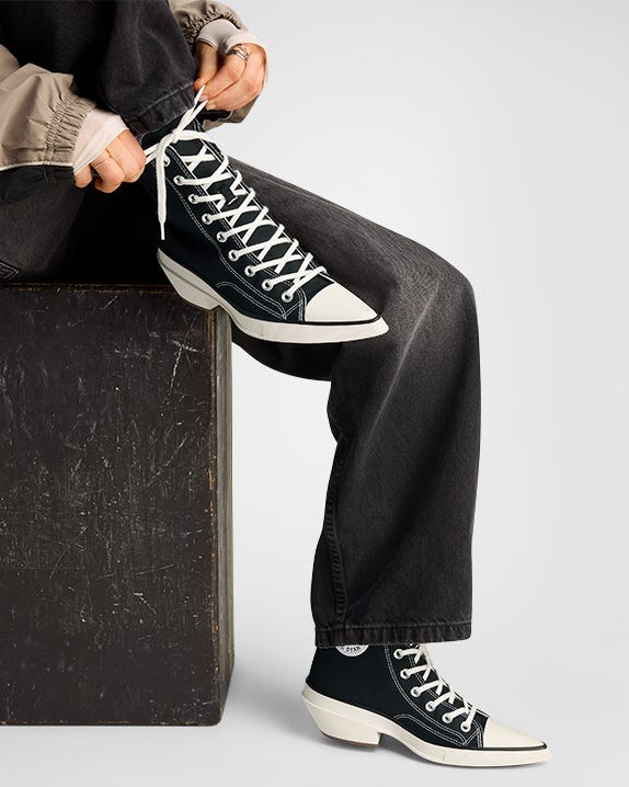 Chuck 70 De Luxe Pointed
