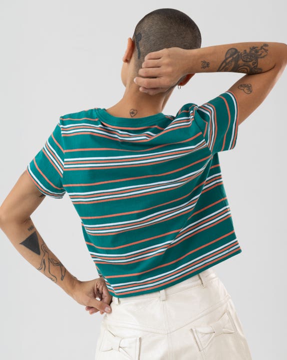 Camiseta Cropped Listrado Standard Fit Feminino