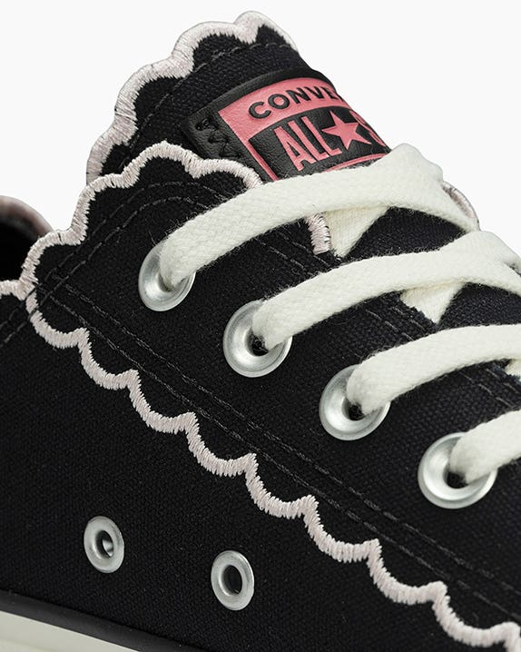 Chuck Taylor All Star Lift Embroidery Graphic