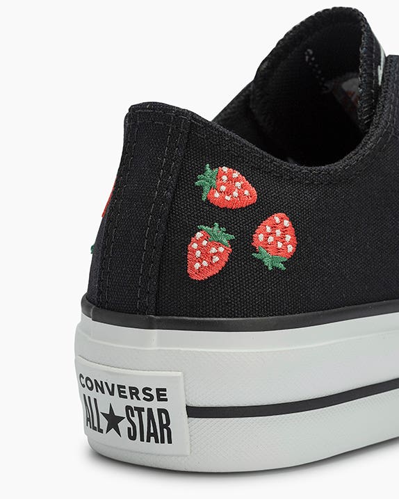 Chuck Taylor All Star Lift Strawberries